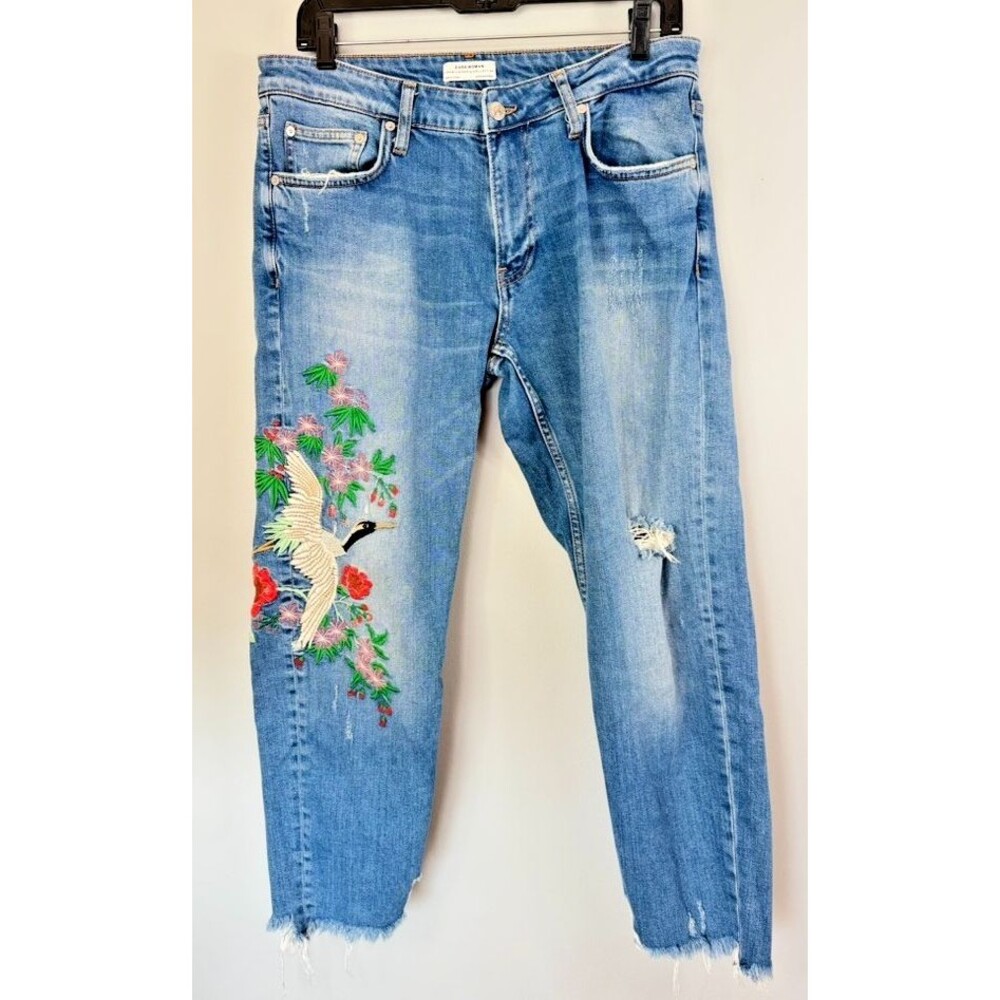 Zara Embroidered Mid Rise Cropped Jean 10 Boho Distressed Floral